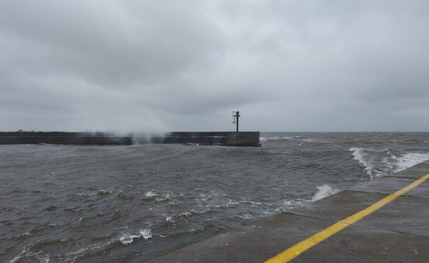 ​Sztorm na Bałtyku, wichura na Pomorzu. Wiatr o sile ponad 110 km/h