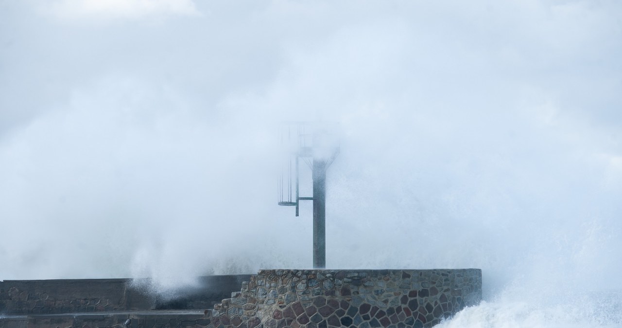 Sztorm na Bałtyku, zdj. ilustracyjne /Hubert Bierndgarski /Reporter