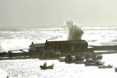 Sztorm pustoszy wybrzeża Anglii i Walii