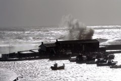 Sztorm pustoszy wybrzeża Anglii i Walii