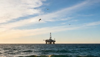 Sztorm zalał pontony. Ratunkiem dla ponad 100 osób okazała się platforma wiertnicza