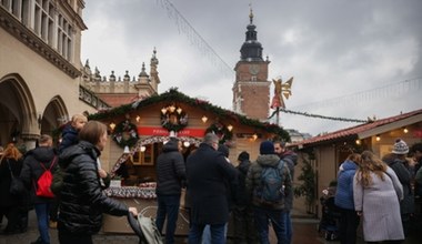 Sztuczki sprzedawców na jarmarku. Klientka mocno się zdziwiła