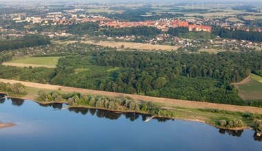 Sztuczna góra z widokiem na Wisłę. Istniała już w średniowieczu