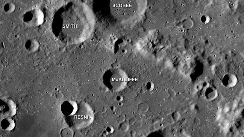 Sztuczna inteligencja odkryła nowe kratery na Księżycu i policzyła wszystkie istniejące /Geekweek