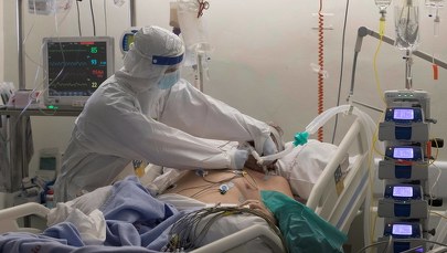 Sztuczna inteligencja rozpoznaje, kto może umrzeć na Covid-19