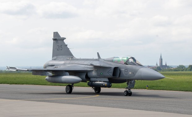 Sztuczna inteligencja za sterami samolotu bojowego. Pokonała prawdziwego pilota