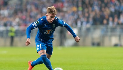 Sztuczna murawa i zamknięty dach. Lech gra o ćwierćfinał Ligi Konferencji