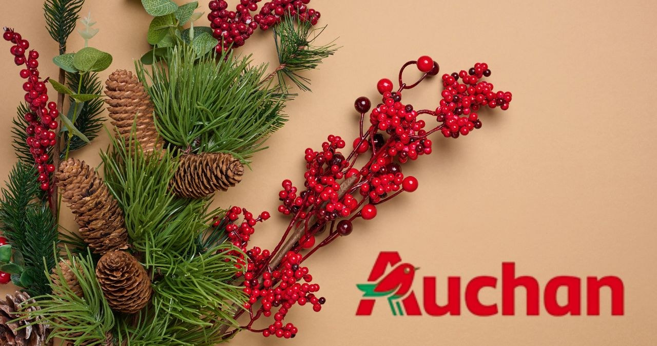 Sztuczne dekoracje świąteczne w Auchan – co warto kupić i ile kosztują? /Canva Pro /INTERIA.PL
