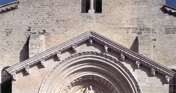 Sztuka romańska: portal w katedrze Saint-Trophime, Arles, XII w. /Encyklopedia Internautica