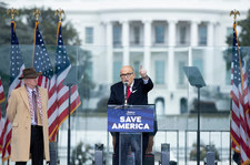 Szturm na Kapitol. Rudy Giuliani wezwał do "sądu poprzez walkę"