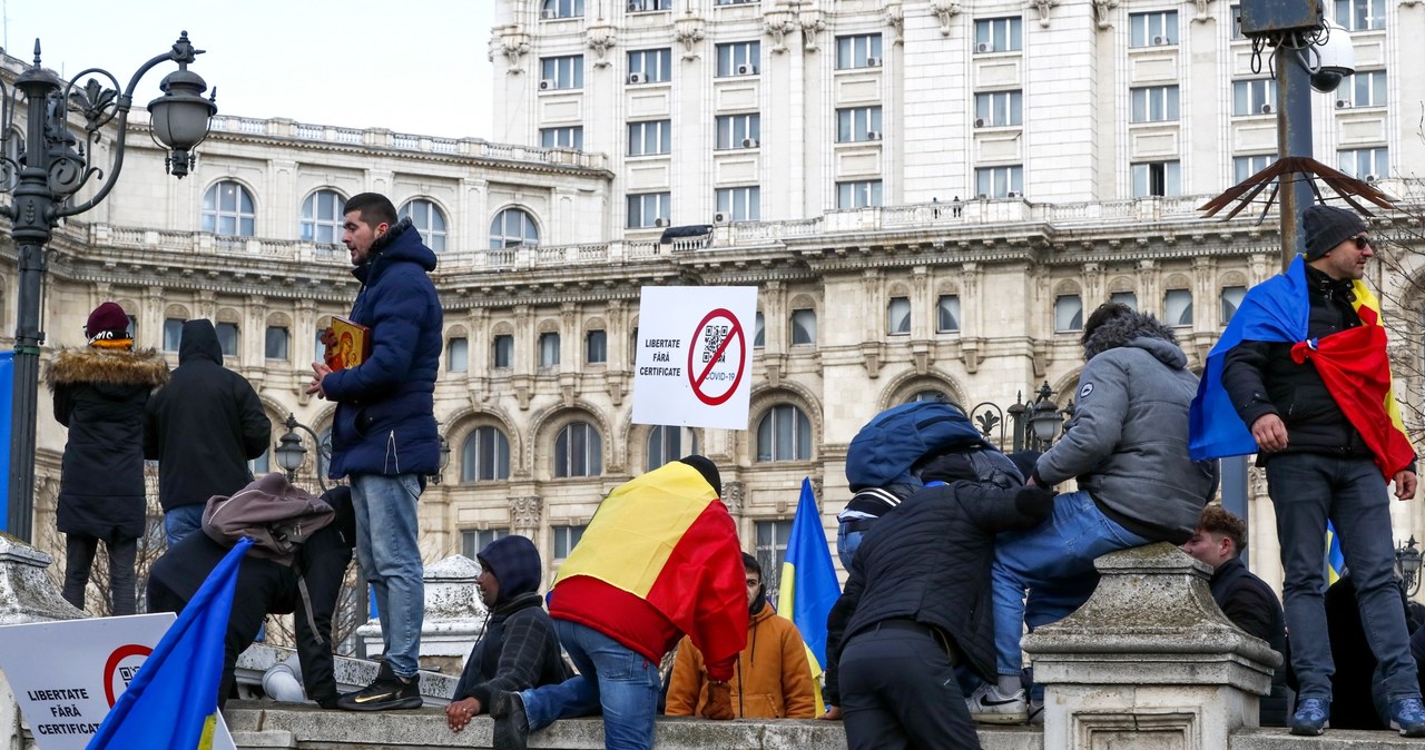 Szturm na rumuński parlament. Do budynku próbowali się wedrzeć przeciwnicy certyfikatów covidowych