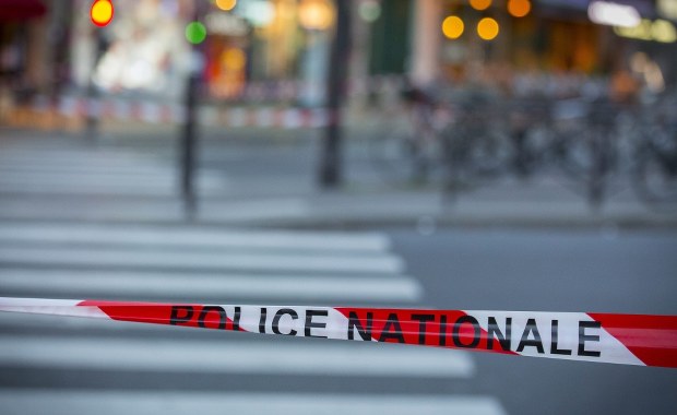 Szturmowe oddziały policji chronią arabskie osiedle na Korsyce. Obawiają się zamieszek