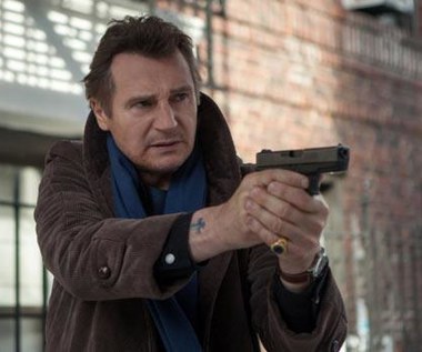 Szuka zbawienia, a przyciąga same kłopoty! Liam Neeson w thrillerze "Krocząc wśród cieni"