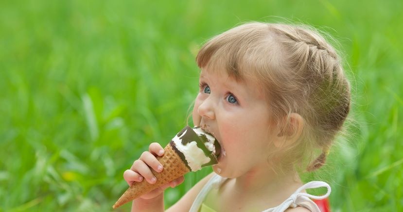 Szukajmy razem z pociechą sposobów na miłe spędzanie czasu - nie zawsze to muszą być lody /123RF/PICSEL