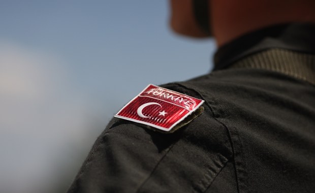 Szukali zwłok żołnierza. Część z nich z jaskini już nie wyszła