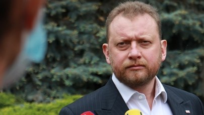 Szumowski: Gdyby było niedobrze, można myśleć o większej kontroli kontaktów społecznych