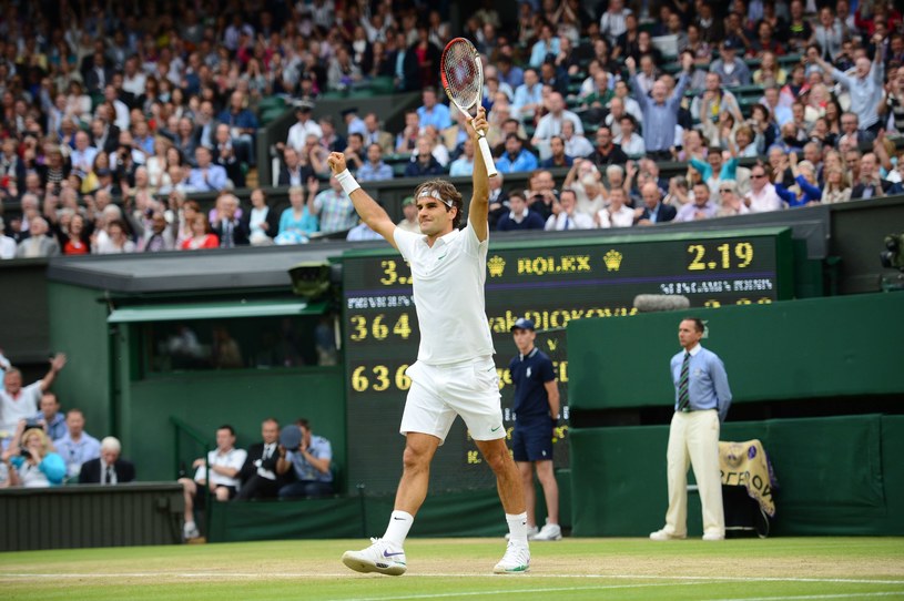 Szwajcar Roger Federer cieszy się po zwycięstwie z Novakiem Djokoviciem /. /AFP