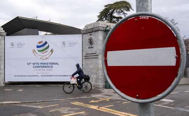 Szwajcaria ogranicza wjazd z krajów, w których wykryto Omikron