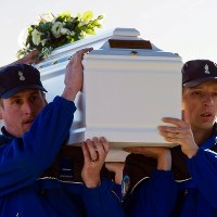 Samolot z ciałami 28 ofiar wypadku belgijskiego autobusu w Szwajcarii odlatuje do kraju