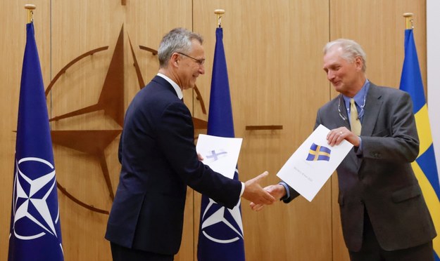 Szwecja i Finlandia złożyły wnioski o przystąpienie do NATO /JOHANNA GERON / POOL /PAP/EPA