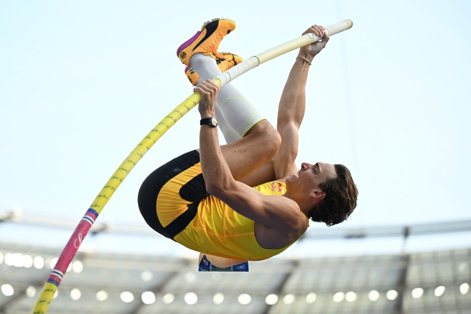 Szwed Armand Duplantis w konkursie skoku o tyczce mężczyzn podczas lekkoatletycznego mityngu Diamentowej Ligi - Memoriału Kamili Skolimowskiej. /Adam Warżawa /PAP