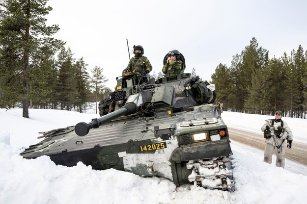 Szwedzcy żołnierze na ćwiczeniach /ANDERS WIKLUND /PAP/EPA