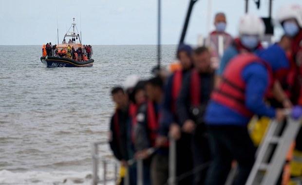 Szwedzi nie zmieniają zdania ws. ekwiwalentu za migranta 