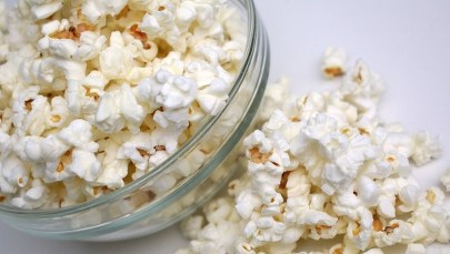 Szwedzi wrzucą do Bałtyku tysiące litrów popcornu. "Świetnie symuluje plamę ropy"