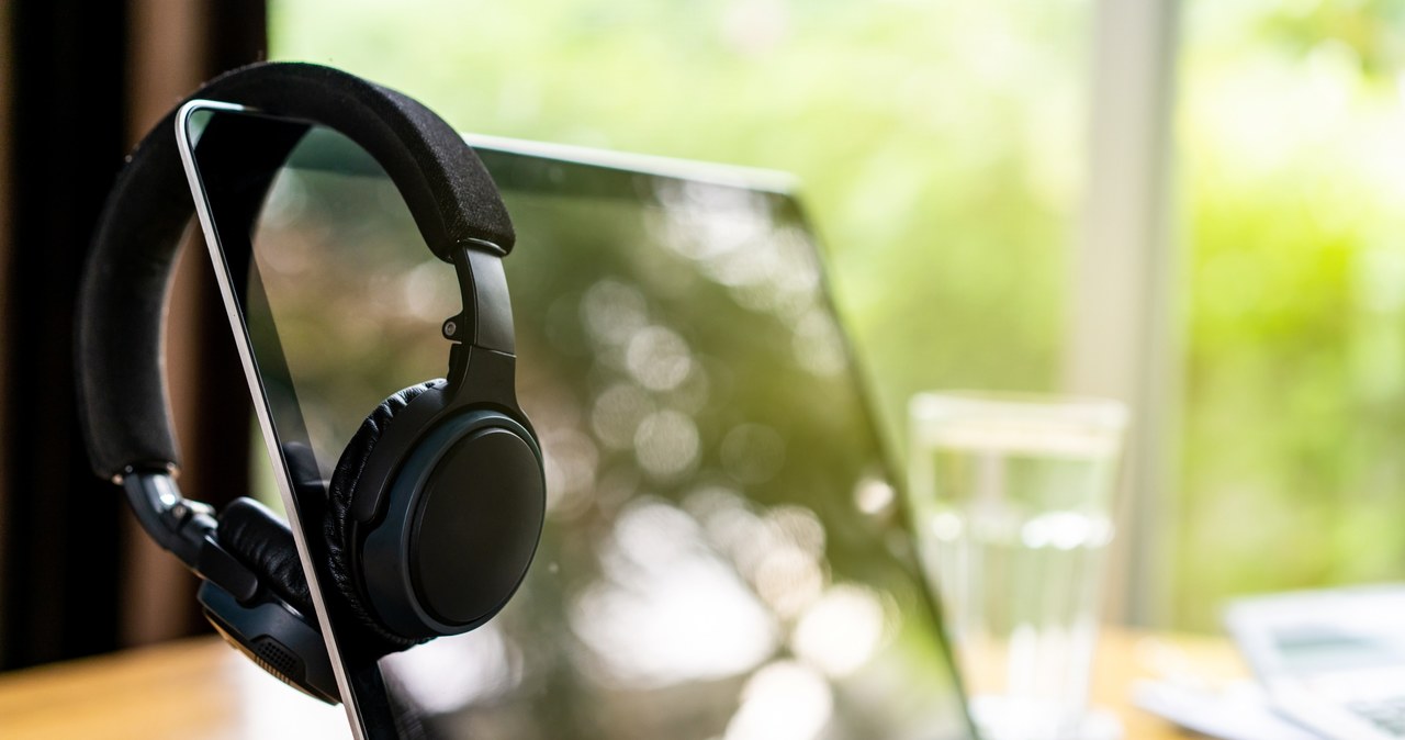 Szwedzka platforma zajmująca się streamingiem muzyki Spotify ogłosiła, że zwolni ok. 17 proc. pracowników /123RF/PICSEL