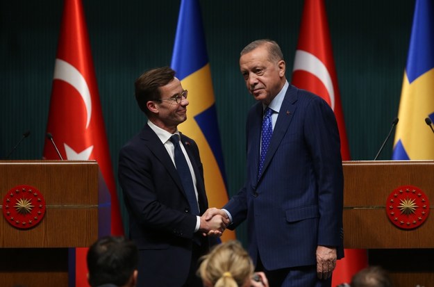 Szwedzki premier Ulf Kristersson z prezydentem Turcji Recepem Tayyipem Erdoganem w Ankarze /NECATI SAVAS /PAP/EPA