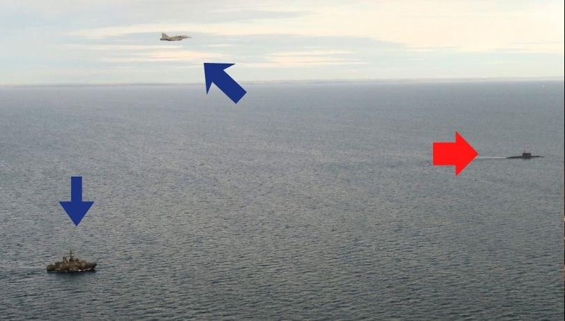 Szwedzkie siły na ogonie rosyjskiego okrętu "Noworosyjsk" /foto. Forsvarsmakten /