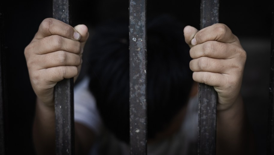 Szwedzkie więzienia zapełnią się nastolatkami. Kraj zaostrza prawo