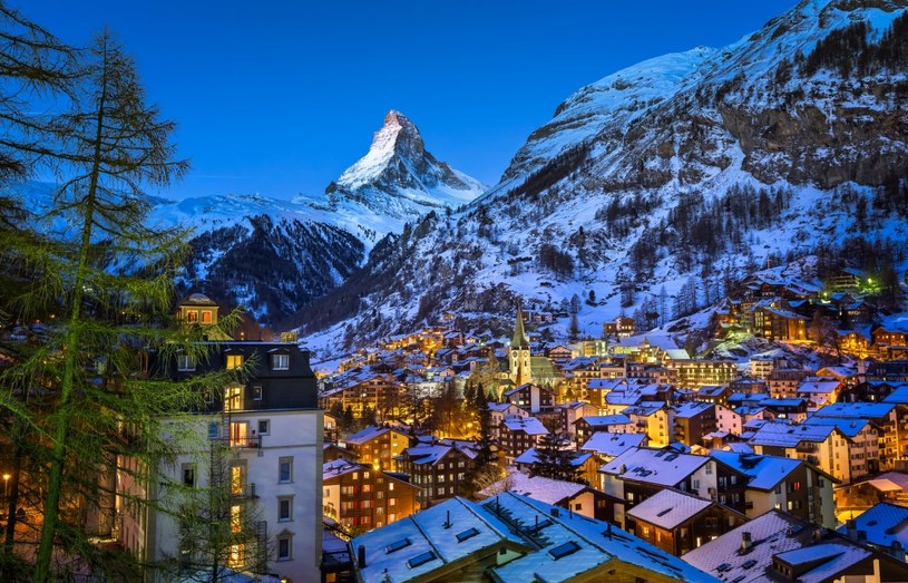 Szwjcarskie miasteczko Zermatt /Andrey Omelyanchuk /123RF/PICSEL