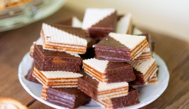 Szybka wariacja na temat wiedeńskiego deseru. Przepis na pishingery karmelowe