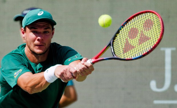 Szybka wygrana Majchrzaka. Trudny rywal w kolejnej rundzie