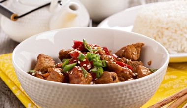 Szybki chińczyk dla miłośników azjatyckich smaków. Sekretem jest słodko-kwaśny sos