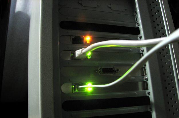 Szybki internet w budnykach bez konieczności dziesiątek kabli - small cells fot. Anna /stock.xchng