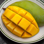 Szybki patent na obranie mango. Przekonaj się, jakie to proste