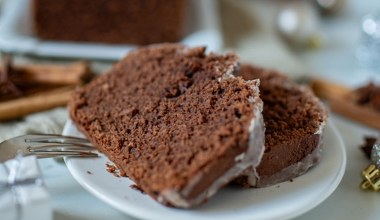 Szybki piernik z czekoladą. Prosty przepis idealny na Boże Narodzenie