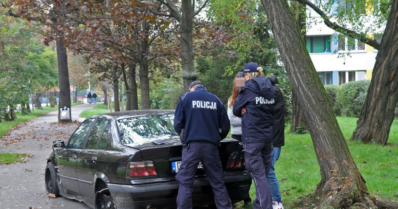 Szybkie auto i młody kierowca to groźne połączenie. Ubezpieczyciele to wiedzą /Jarosław Jakubczak / Polska Press /East News