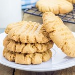 Szybkie ciasteczka budyniowe zrobisz z 4 składników. Chrup do mleka lub kawy 