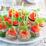 Szybkie koreczki na świąteczny stół. Zrób na Boże Narodzenie lub sylwestra