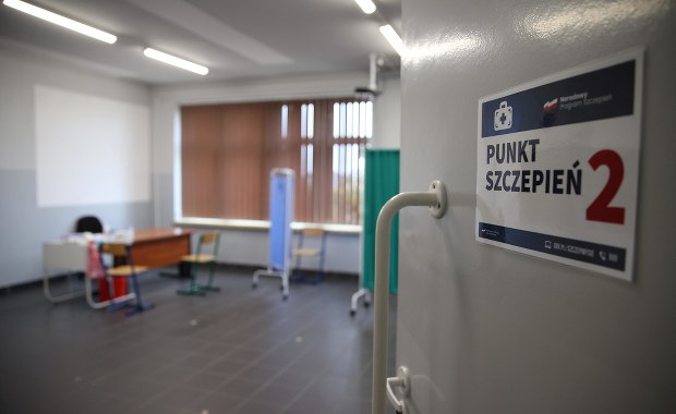 Szybsze szczepienie drugą dawką. Rząd ma dwa rozwiązania 