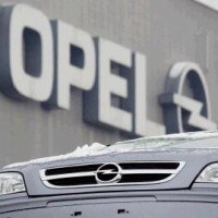 Szykuje się redukcja etatów w fabryce Opla w Antwerpii /AFP