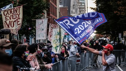 Szykuje się sądowa batalia w USA. Trwa liczenie głosów