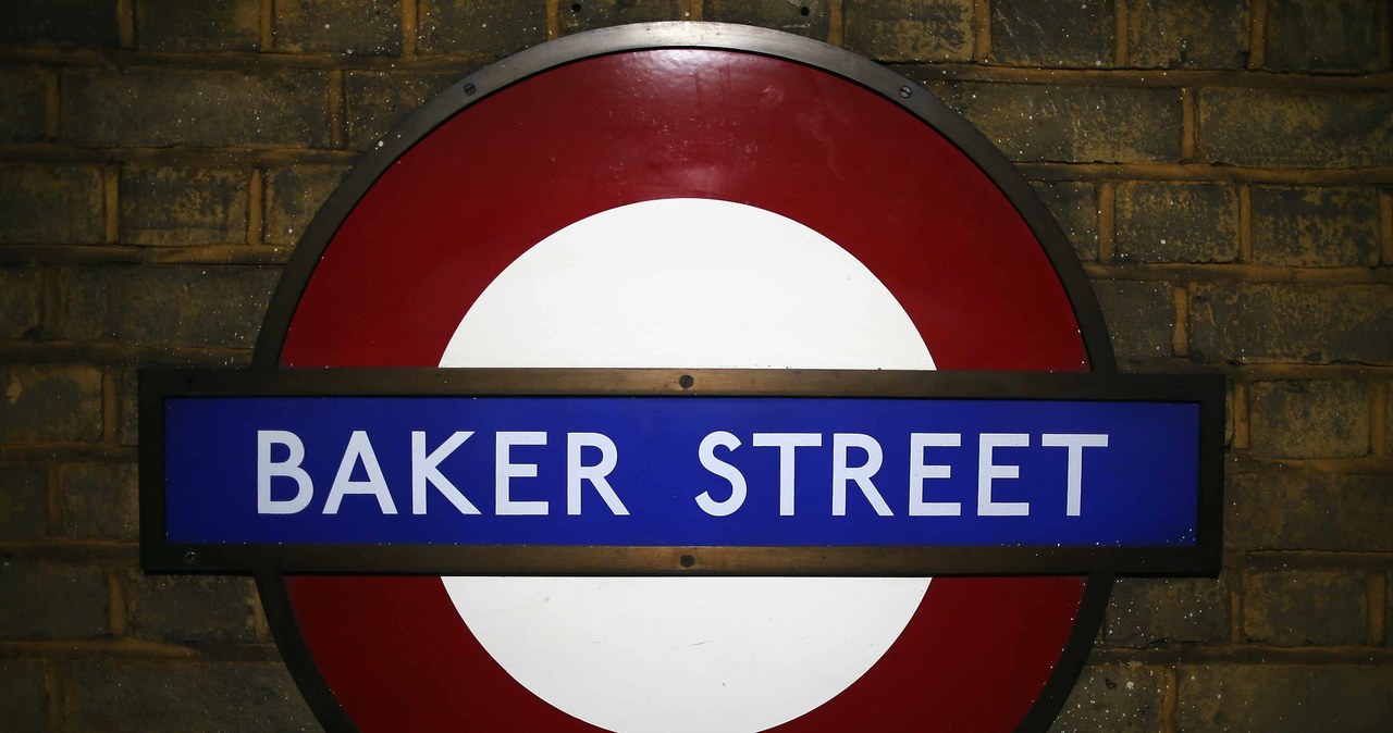 Szyld na  Baker Street, najstarszej londyńskiej stacji metra /Getty Images/Flash Press Media
