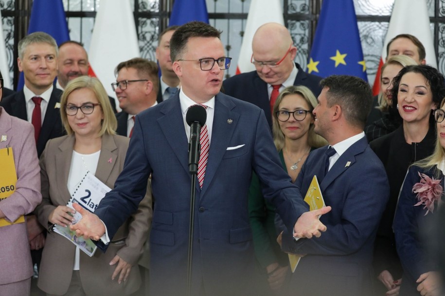 Szymon Hołownia i politycy Polski 2050 w październiku ub. roku / 	Tomasz Gzell    /PAP