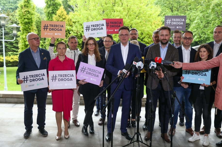 Szymon Hołownia i Władysław Kosiniak-Kamysz podczas wspólnej konferencji /Tomasz Gzell /PAP