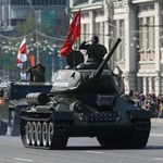 T-34 na paradzie w Moskwie. Cała prawda o czołgu legendzie
