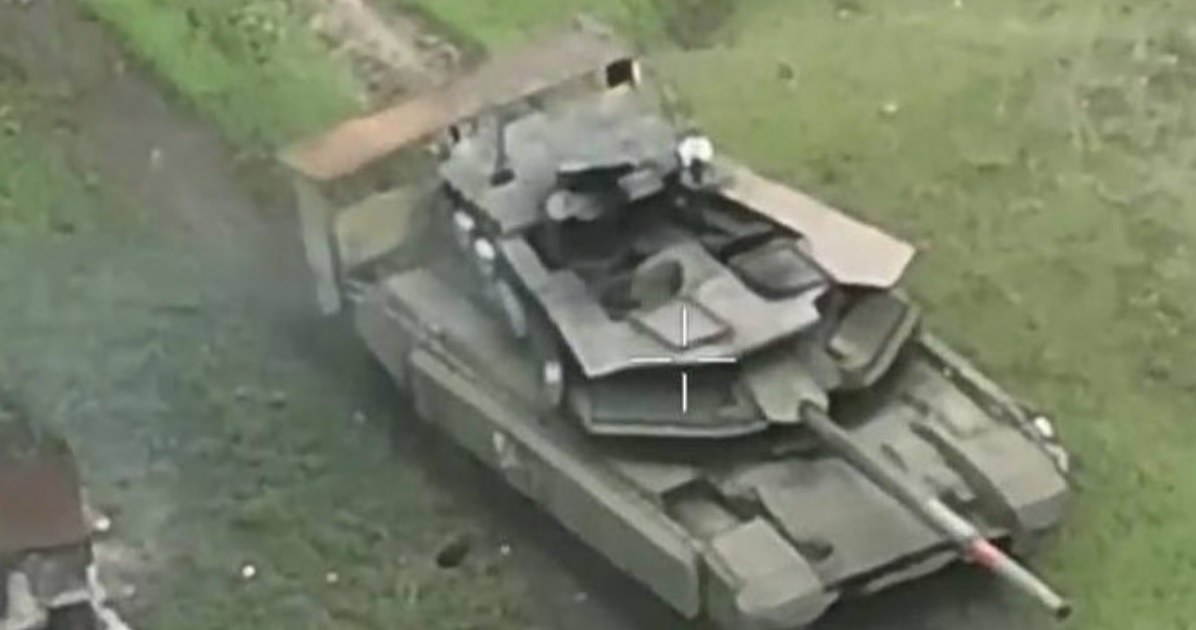 T-90M z nowym zabezpieczeniem antydronowym /Angry Cossack /Twitter